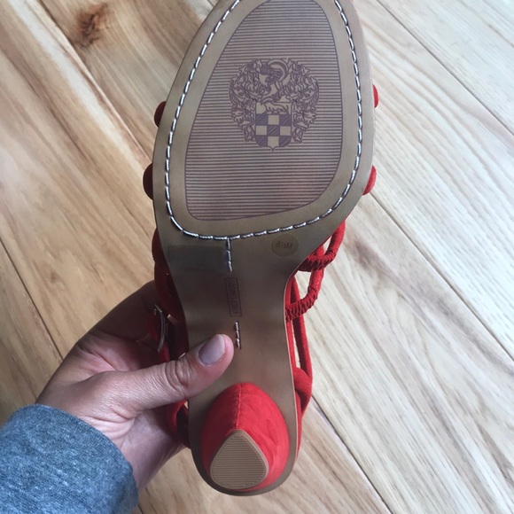 NWT Gorgeous red high heels - Picture 5 of 5